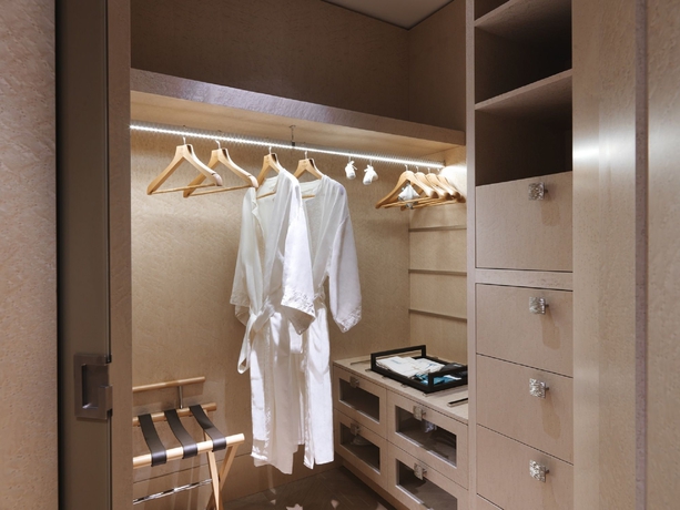 Imagen de la habitación del Hotel Raffles Istanbul. Foto 3