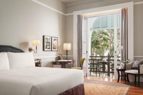 Imagen de la habitación del Hotel Raffles Le Royal. Foto 8