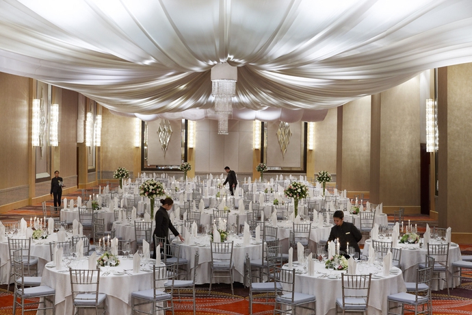 Imagen del bar/restaurante del Hotel Raffles Makati. Foto 3