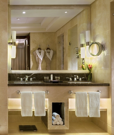 Imagen de la habitación del Hotel Raffles Makkah Palace. Foto 12