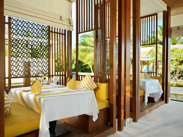 Imagen de los interiores del Hotel Raffles Maldives Meradhoo Resort. Foto 14