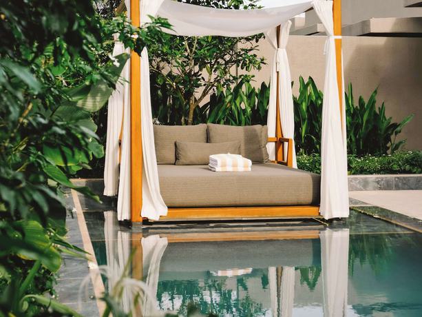 Imagen de la piscina del Hotel Raffles Sentosa Singapore. Foto 10