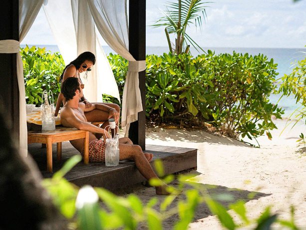 Imagen de los exteriores del Hotel Raffles Seychelles. Foto 15