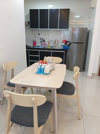 Imagen de la habitación del Hotel Raffles Suites Homestay. Foto 12