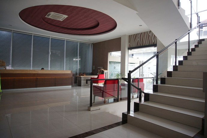 Imagen de los interiores del Hotel Raffleshom. Foto 18