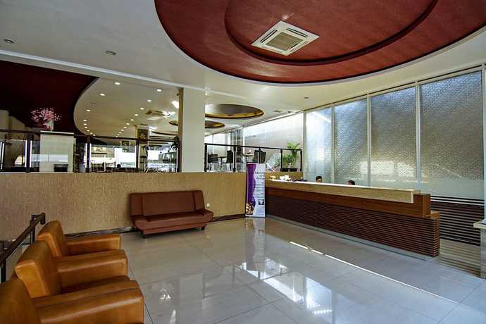 Imagen de los interiores del Hotel Raffleshom. Foto 19