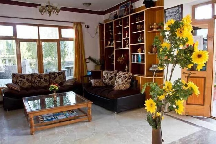 Imagen de los interiores del Hotel Rafica. Foto 17