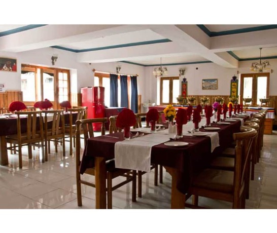 Imagen del bar/restaurante del Hotel Rafica. Foto 2