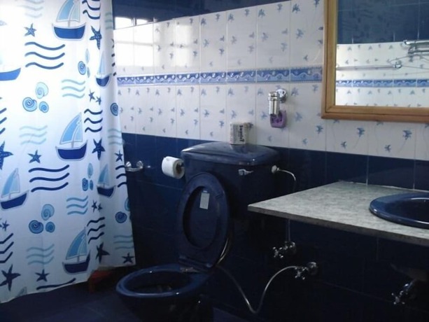 Imagen de la habitación del Hotel Rafica. Foto 14