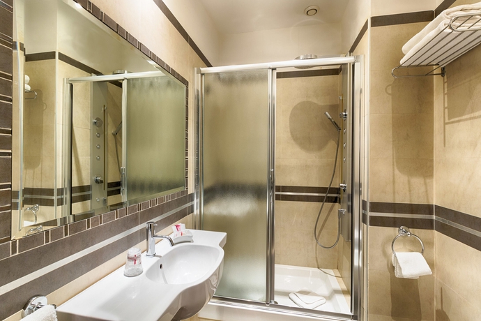 Imagen de la habitación del Hotel Raganelli. Foto 7