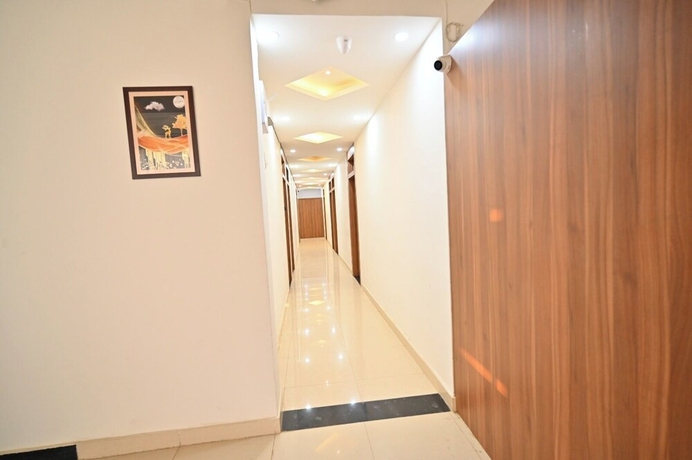 Imagen de los interiores del Hotel Raghav Inn. Foto 11