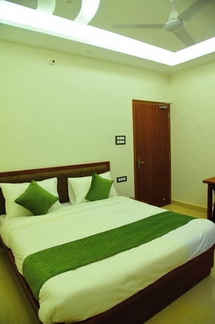 Imagen de la habitación del Hotel Raghav Inn. Foto 7