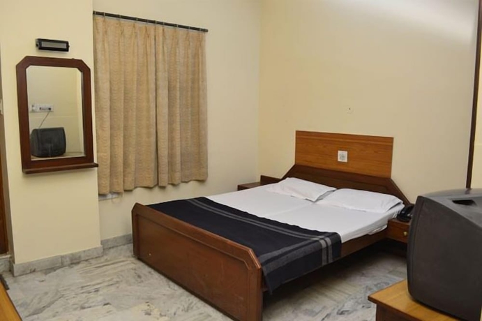 Imagen de la habitación del Hotel Raghav Palace. Foto 10