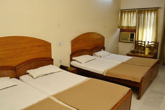 Imagen de la habitación del Hotel Raghav Palace. Foto 12