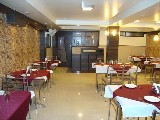 Imagen del bar/restaurante del Hotel Raghav Palace. Foto 4