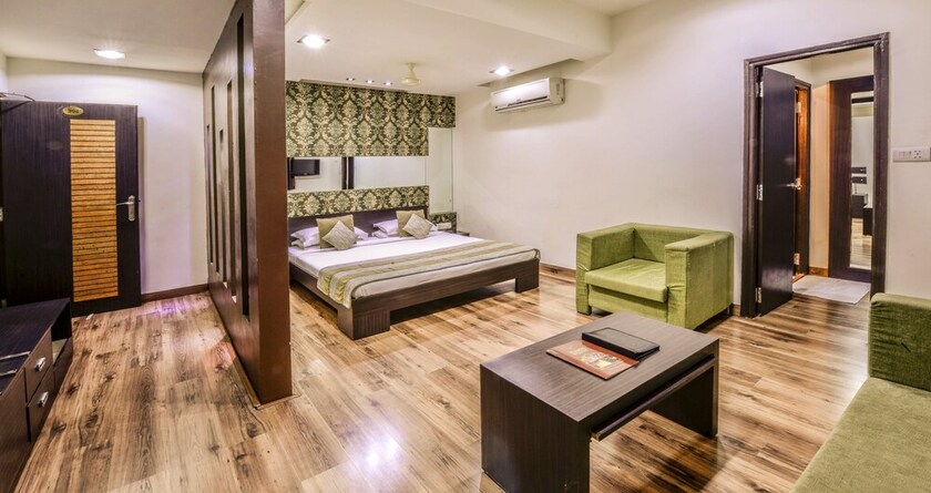 Imagen de la habitación del Hotel Raghu Mahal. Foto 21