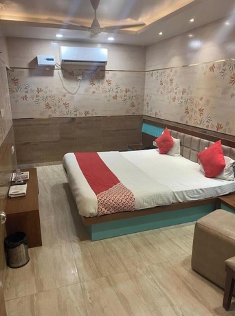 Imagen de la habitación del Hotel Raghupati - Ayodhya. Foto 3