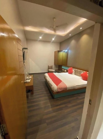 Imagen de la habitación del Hotel Raghupati - Ayodhya. Foto 6