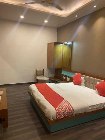 Imagen de la habitación del Hotel Raghupati - Ayodhya. Foto 9