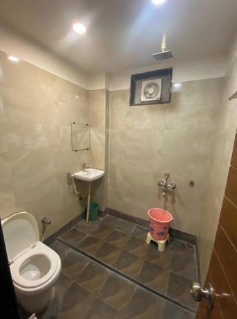 Imagen de la habitación del Hotel Raghupati - Ayodhya. Foto 13