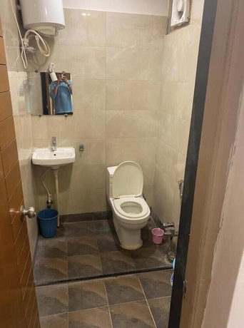 Imagen de la habitación del Hotel Raghupati - Ayodhya. Foto 14