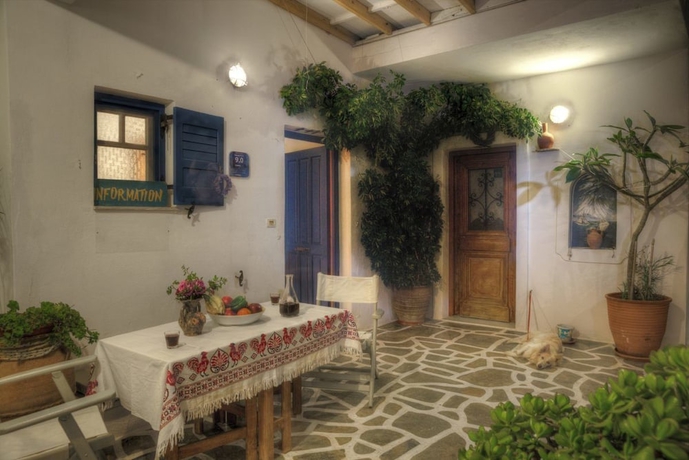 Imagen de la habitación del Hotel Ragoussis House. Foto 2