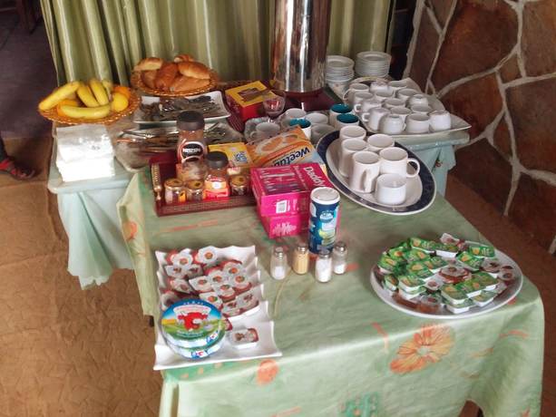 Imagen del bar/restaurante del Hotel Raha. Foto 4