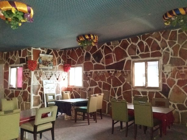 Imagen del bar/restaurante del Hotel Raha. Foto 5