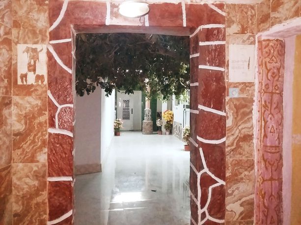 Imagen de los interiores del Hotel Raha. Foto 19