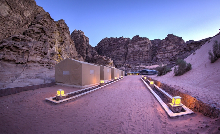 Imagen de los exteriores del Hotel Rahayeb Desert Camp. Foto 8