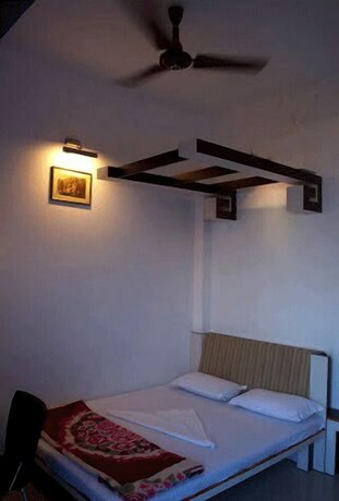 Imagen de la habitación del Hotel Rahul Guest House. Foto 35