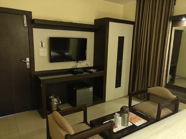 Imagen de la habitación del Hotel Rahul, Jabalpur. Foto 23