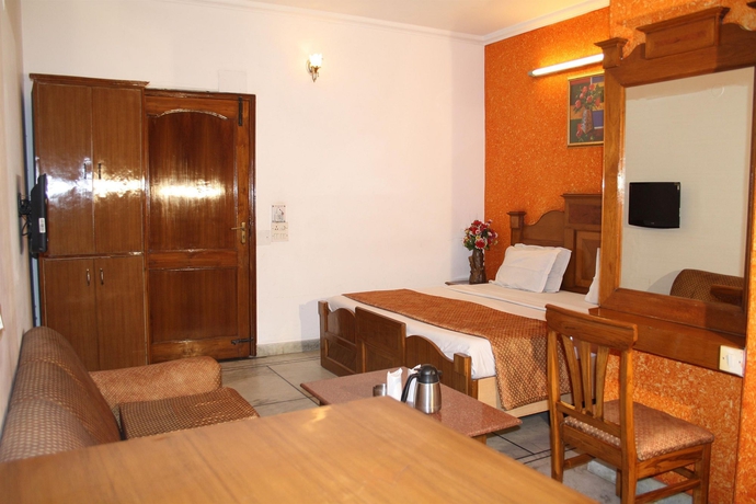 Imagen de los interiores del Hotel Rahul Palace. Foto 12