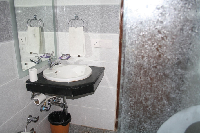 Imagen de la habitación del Hotel Rahul Palace. Foto 5