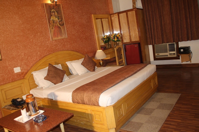 Imagen de la habitación del Hotel Rahul Palace. Foto 6