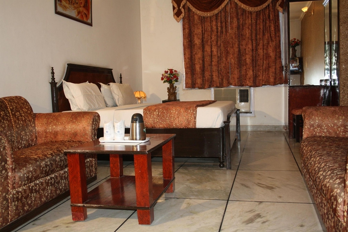 Imagen de la habitación del Hotel Rahul Palace. Foto 9