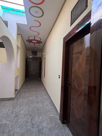 Imagen de los interiores del Hotel Rai Residency. Foto 11