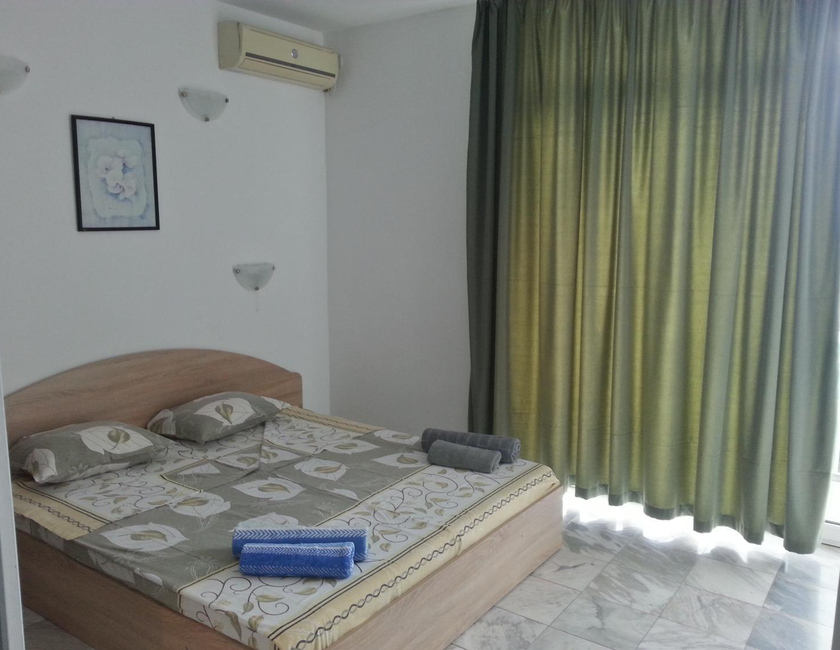 Imagen general del Hotel Rai, kavarna. Foto 11