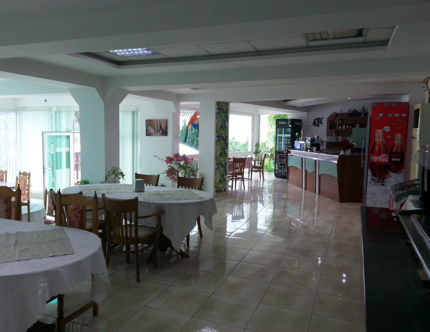 Imagen general del Hotel Rai, kavarna. Foto 13