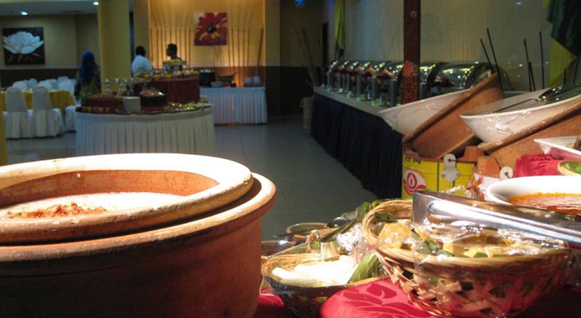Imagen del bar/restaurante del Hotel Raia Inn Penang. Foto 3