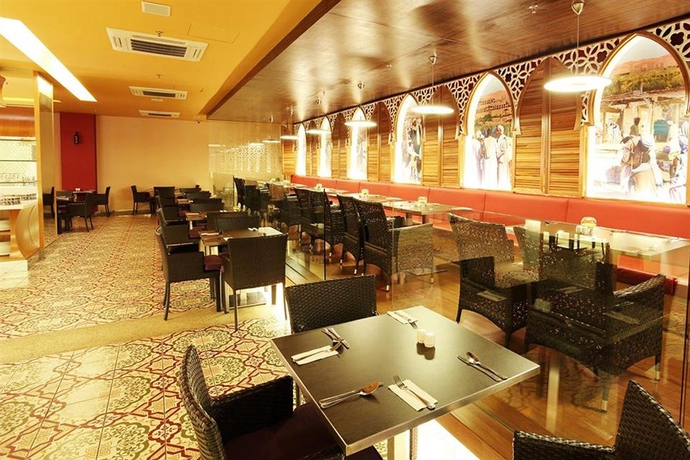 Imagen del bar/restaurante del Hotel Raia Kota Kinabalu. Foto 3