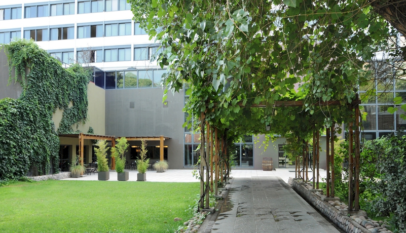 Imagen de los exteriores del Hotel Raices Aconcagua Mendoza. Foto 4