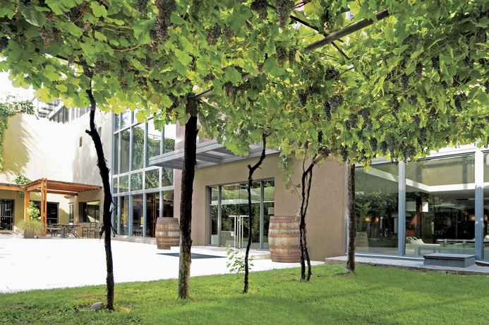 Imagen de los exteriores del Hotel Raices Aconcagua Mendoza. Foto 5