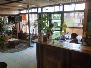 Imagen de los interiores del Hotel Railef. Foto 7