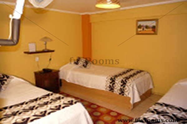 Imagen de la habitación del Hotel Railef. Foto 2