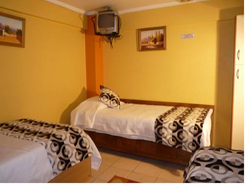 Imagen de la habitación del Hotel Railef. Foto 4