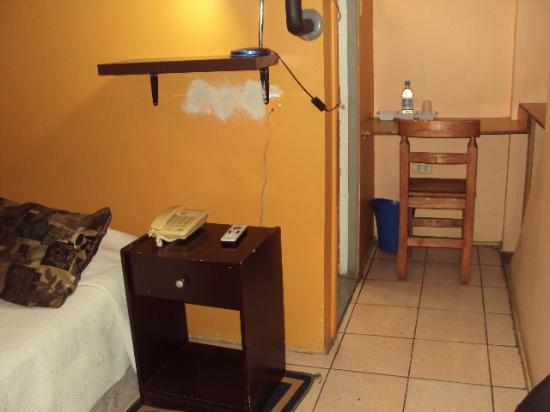 Imagen de la habitación del Hotel Railef. Foto 6