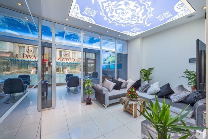 Imagen de los interiores del Hotel Raimond. Foto 15