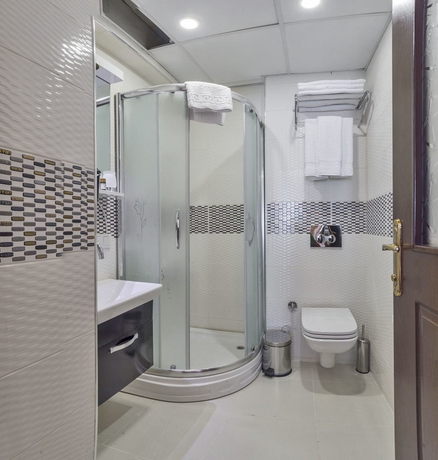 Imagen de la habitación del Hotel Raimond. Foto 13