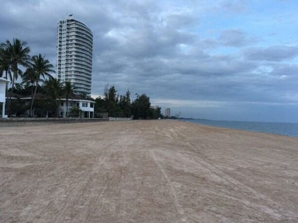 Imagen de los exteriores del Hotel Rain Cha-am Huahin By Cozy Sea. Foto 31